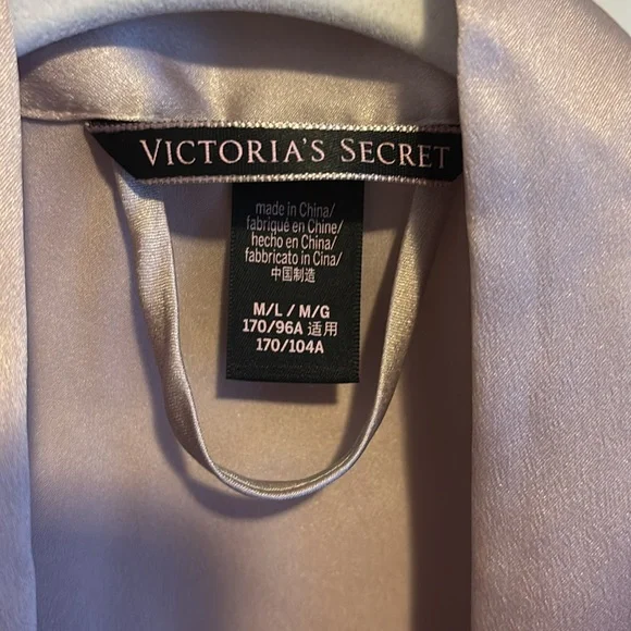 Victoria Secret Mauve Satin Robe - Picture 4 of 4